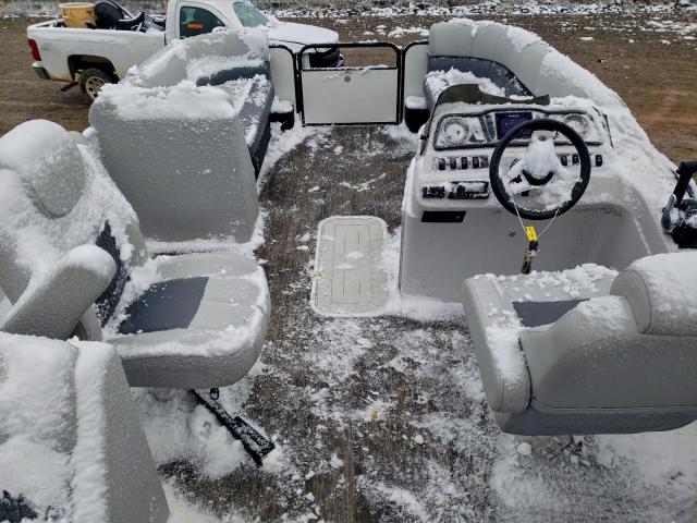 Sweetwater Godfrey M Pontoon Image 10