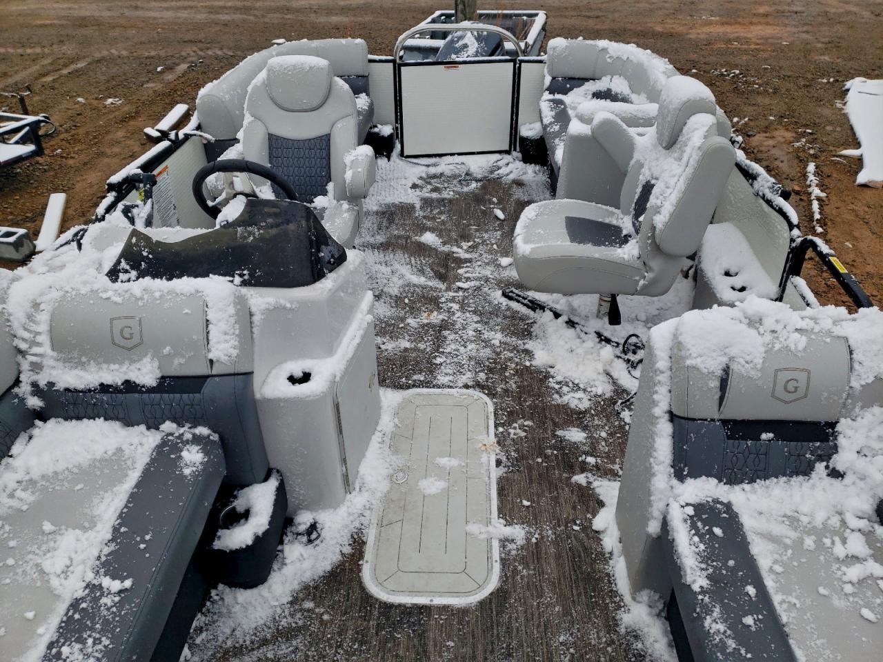 Sweetwater Godfrey M Pontoon Image 6