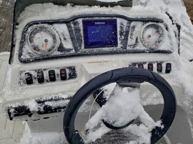 Sweetwater Godfrey M Pontoon Image 9