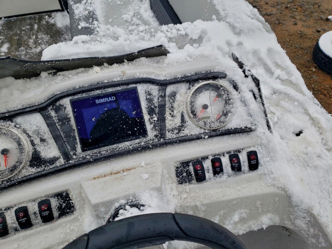 Sweetwater Godfrey M Pontoon Image 8