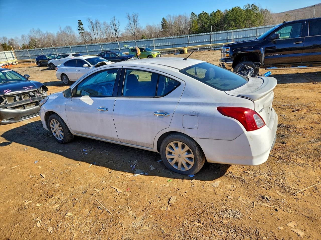 Nissan Versa S Image 10
