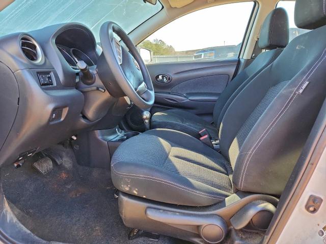 Nissan Versa S Image 7