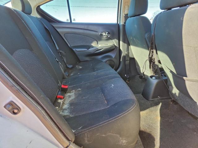 Nissan Versa S Image 11