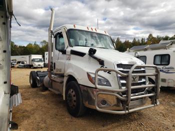  Salvage Freightliner Cascadia 1