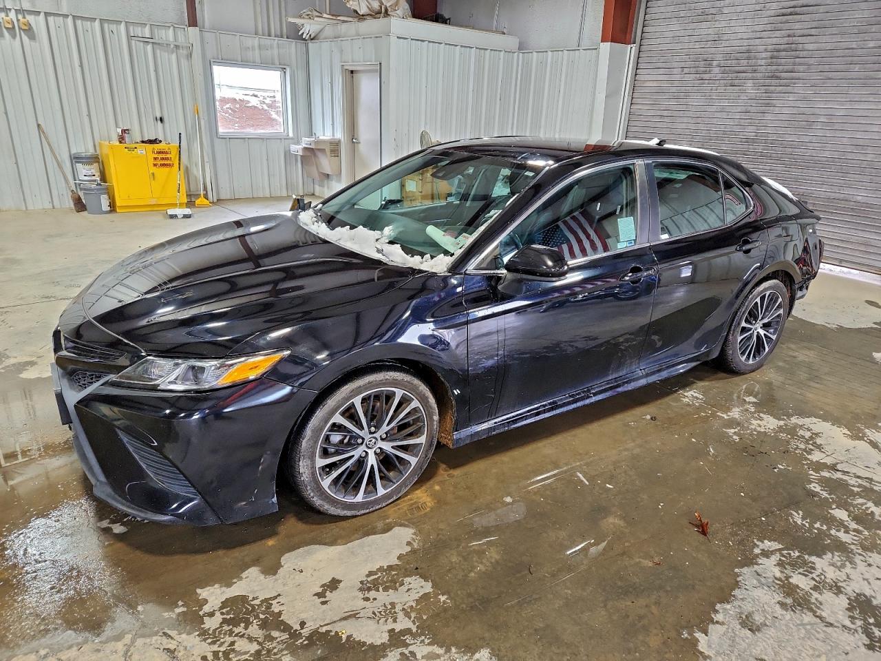 Toyota Camry Se Image 1