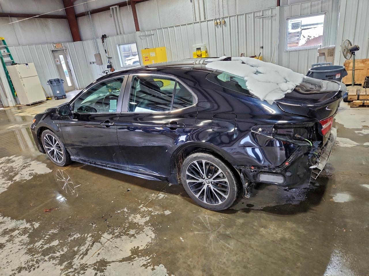 Toyota Camry Se Image 3