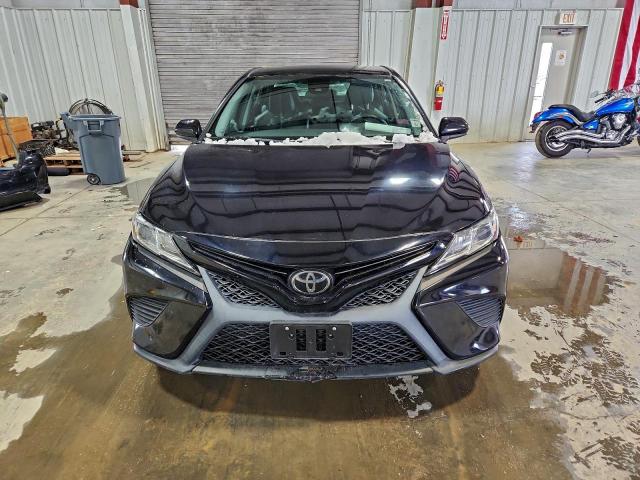 Toyota Camry Se Image 4