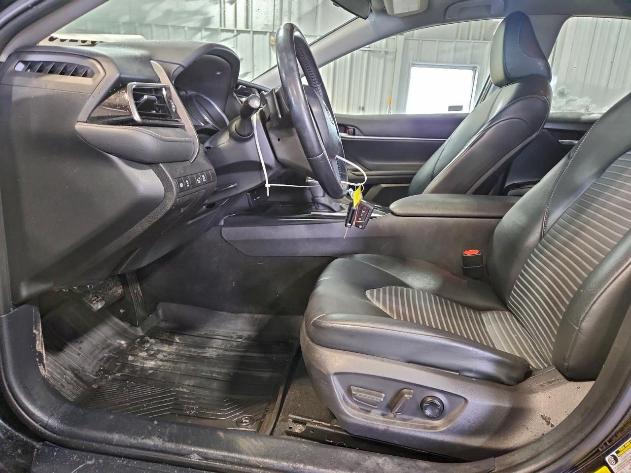 Toyota Camry Se Image 5