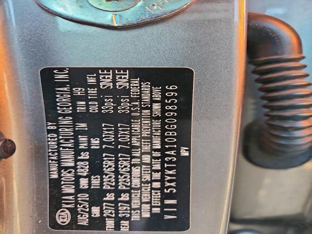 Kia Sorento Base Image 2