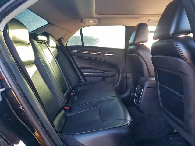 Chrysler 300 Image 8