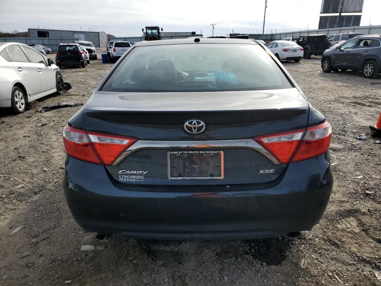 Toyota Camry Xse Image 8