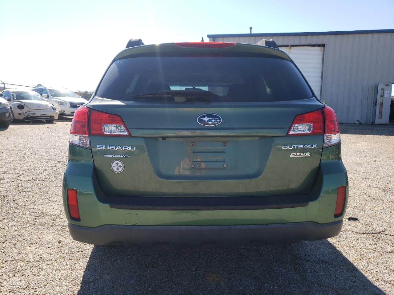 Subaru Outback 2.5i Limited Image 11