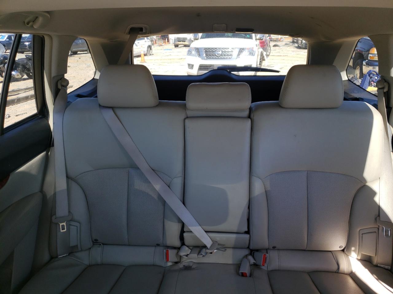 Subaru Outback 2.5i Limited Image 12