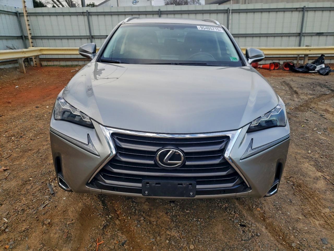 Lexus NX 200t Image 3