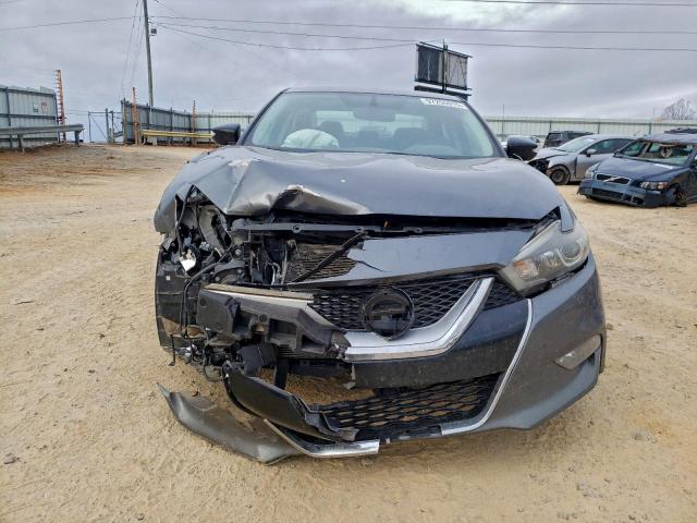 Nissan Maxima 3.5s Image 12