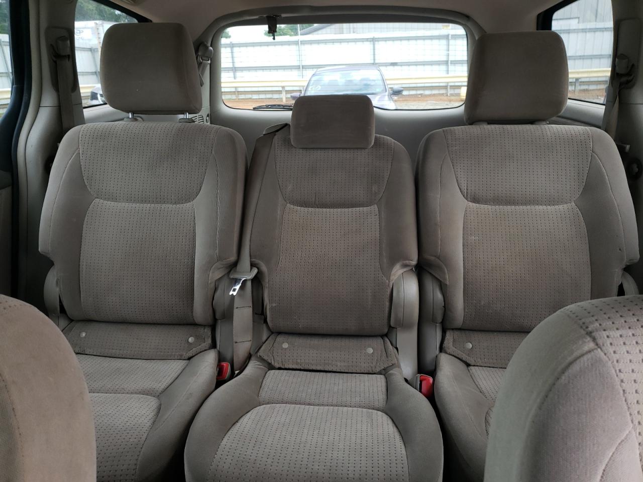 Toyota Sienna Ce Image 7