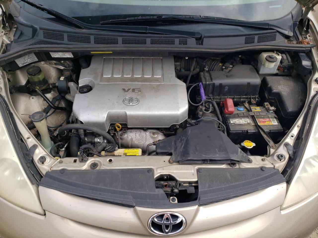 Toyota Sienna Ce Image 8