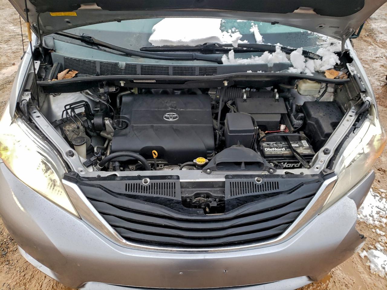 Toyota Sienna Le Image 8