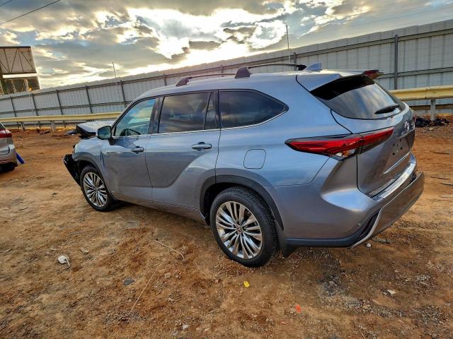 Toyota Highlander Hybrid Limited Image 2