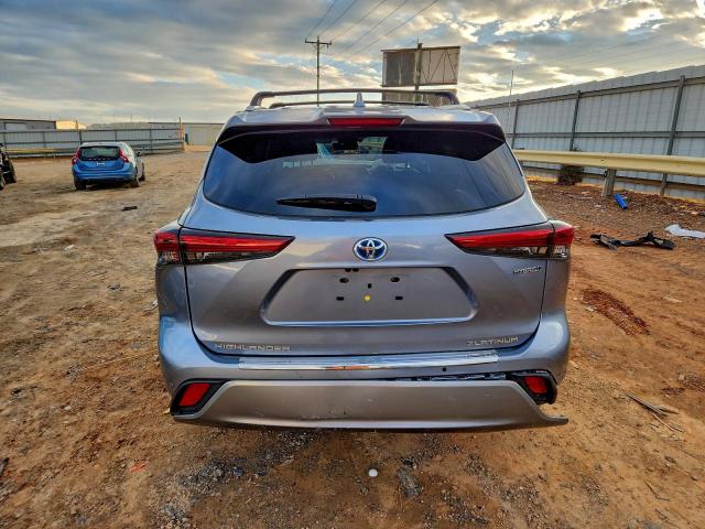 Toyota Highlander Hybrid Limited Image 3