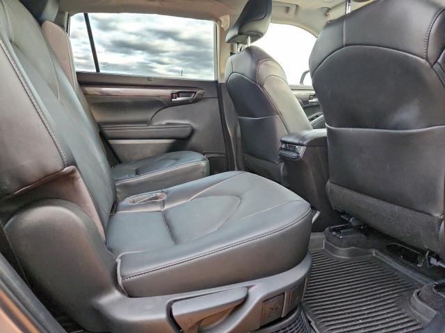 Toyota Highlander Hybrid Limited Image 13