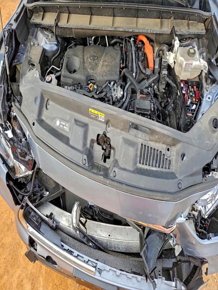 Toyota Highlander Hybrid Limited Image 9