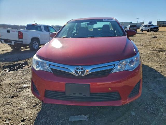 Toyota Camry Base Image 2