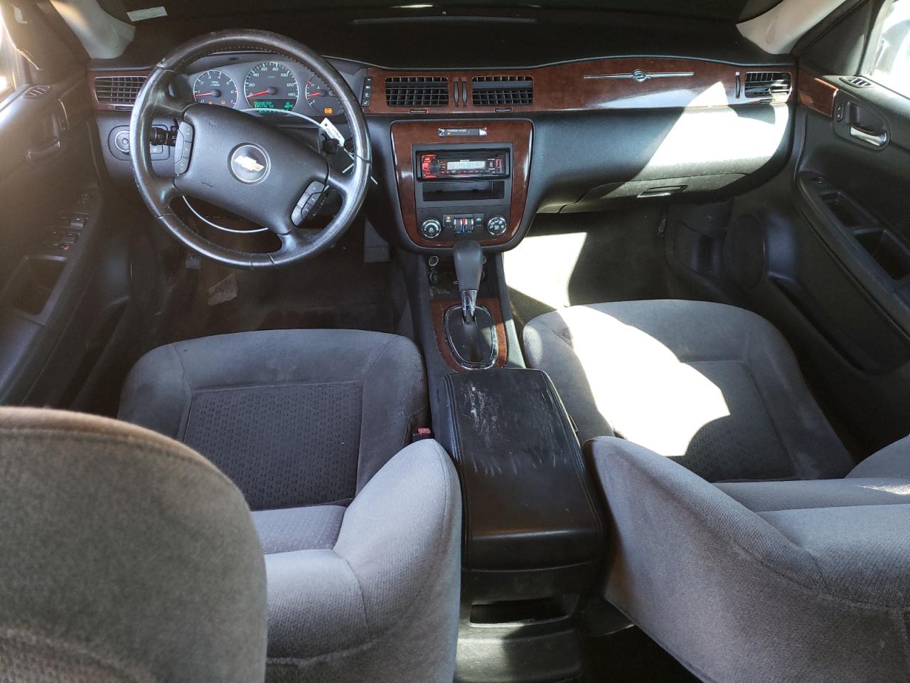 Chevrolet Impala Lt Image 8