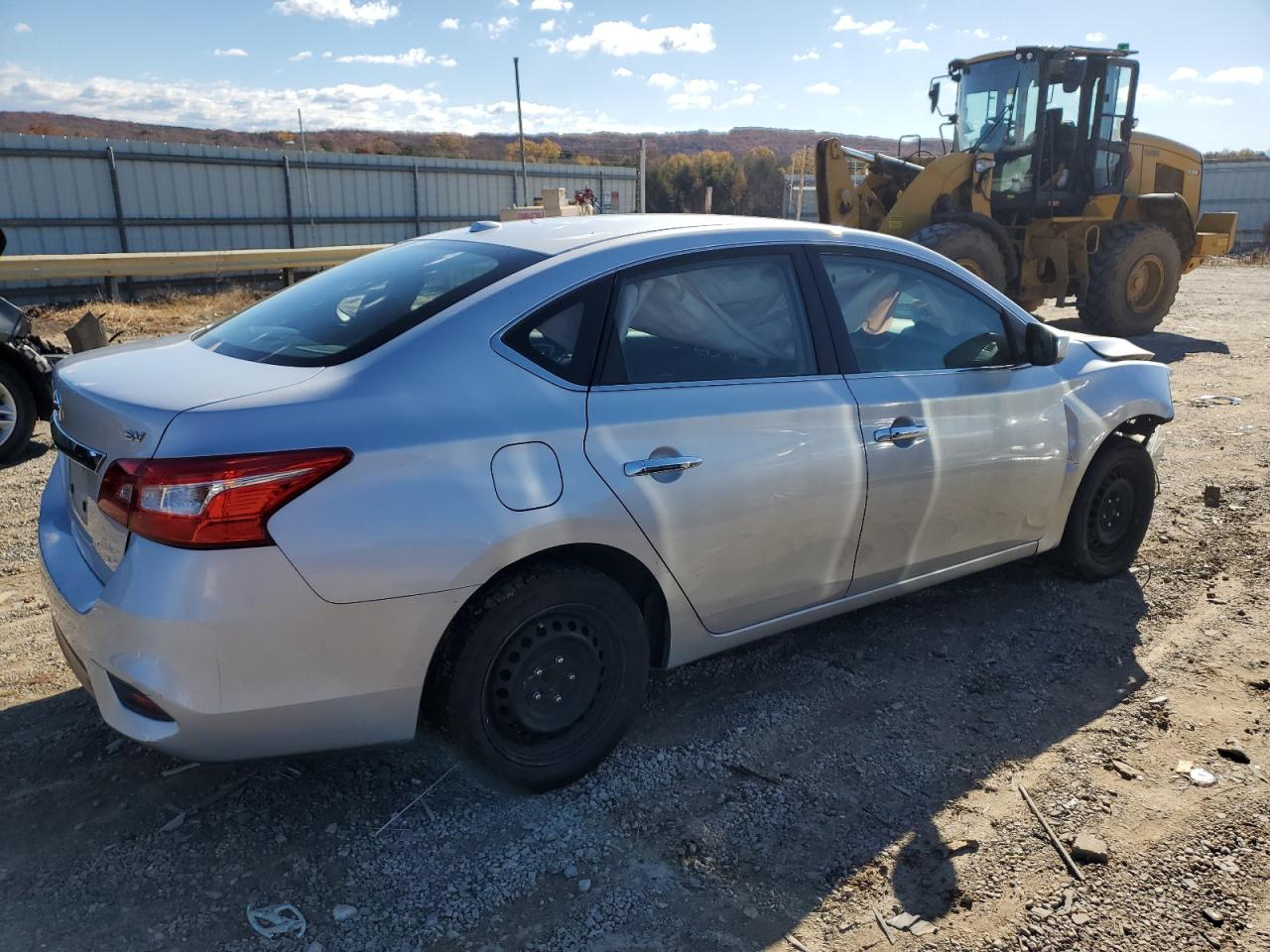 Nissan Sentra S Image 2