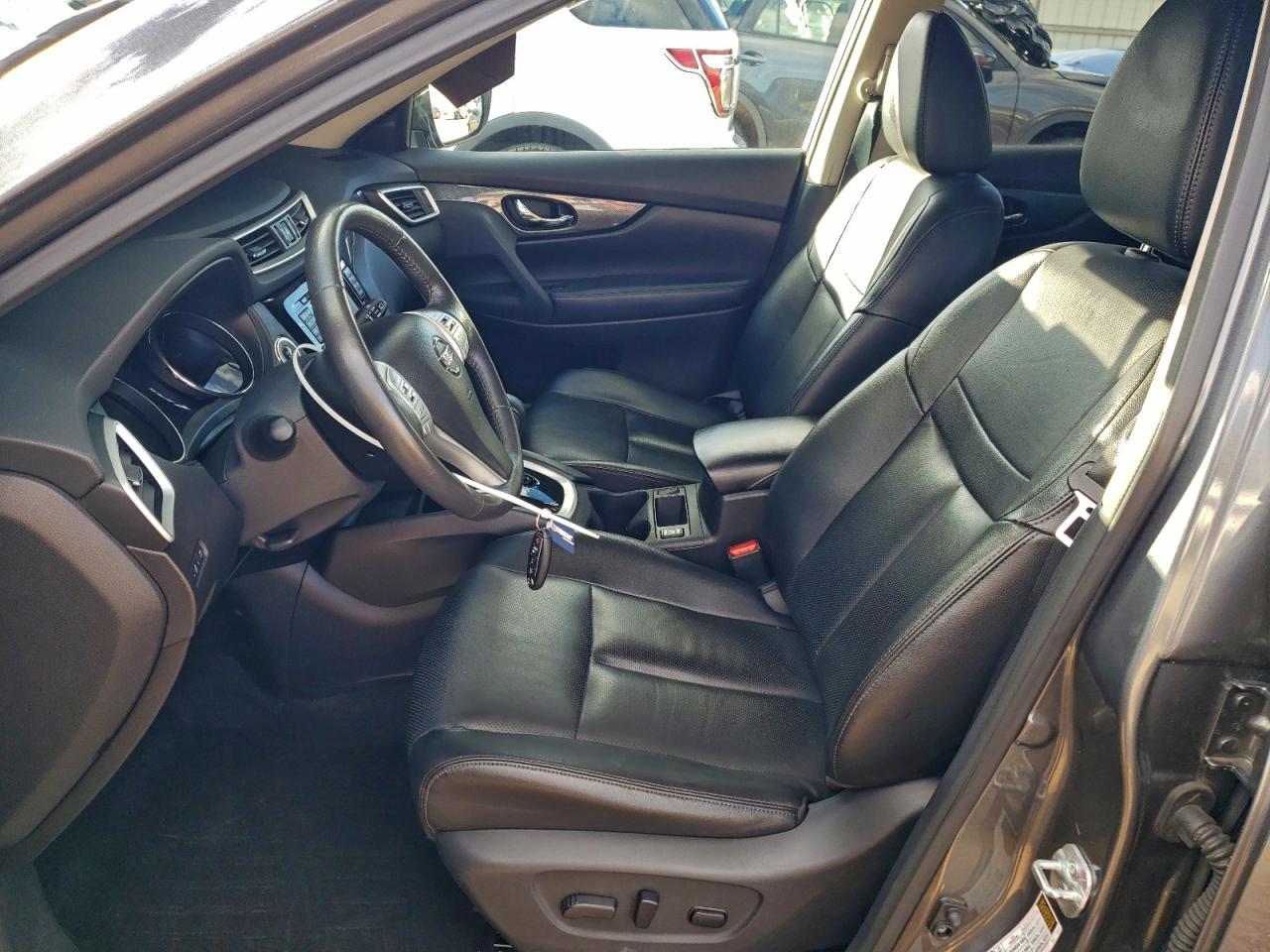 Nissan Rogue S Image 4