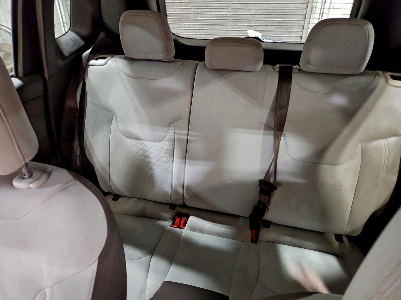 Jeep Renegade Latitude Image 12