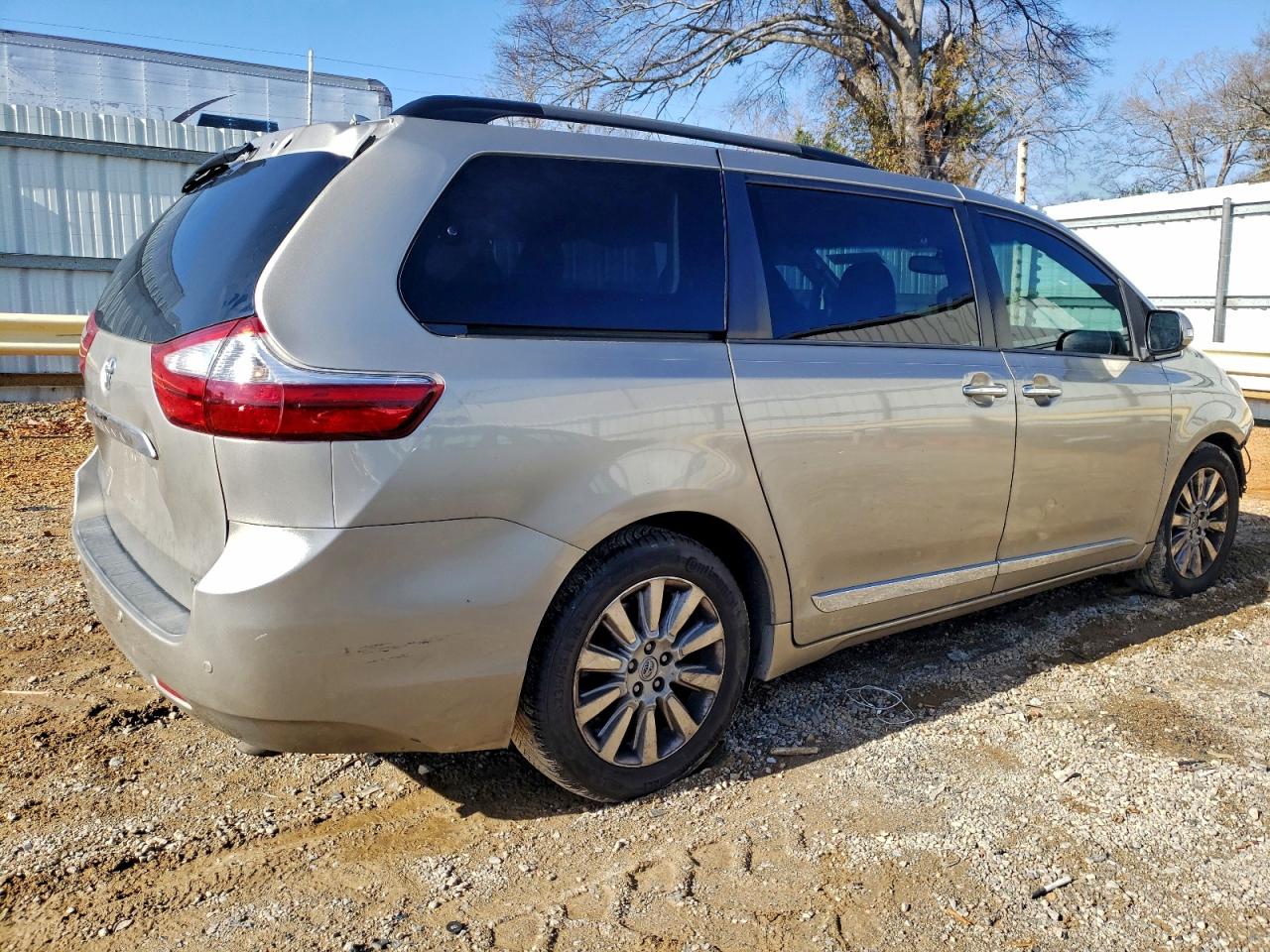 Toyota Sienna Xle Image 7
