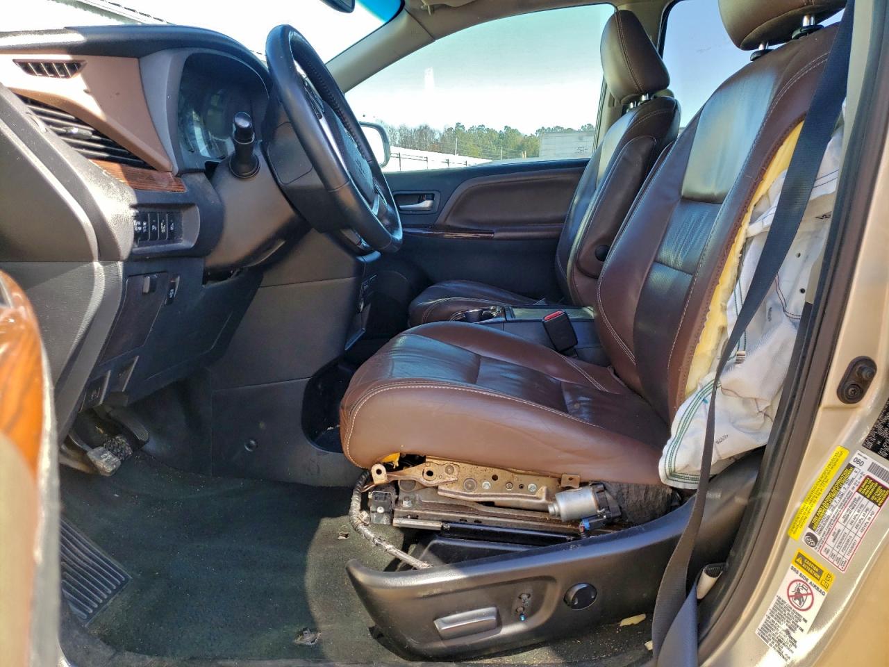 Toyota Sienna Xle Image 5