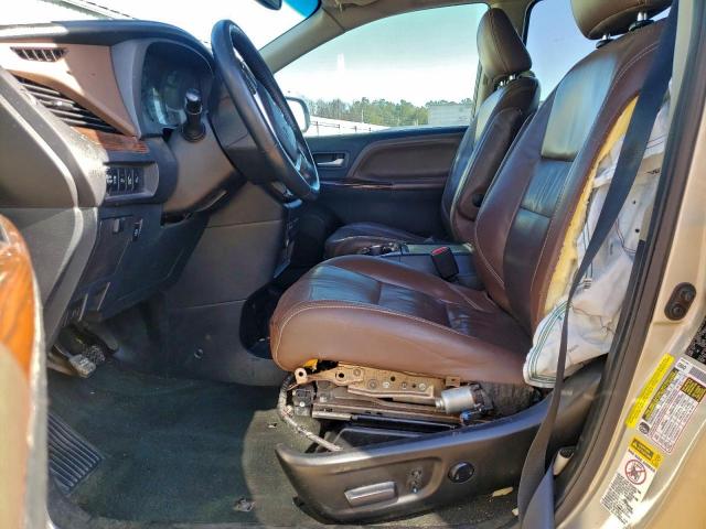 Toyota Sienna Xle Image 5