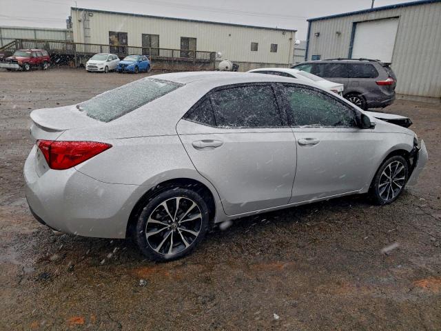 Toyota Corolla L Image 8