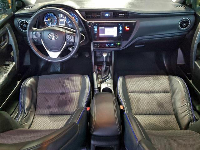 Toyota Corolla L Image 2