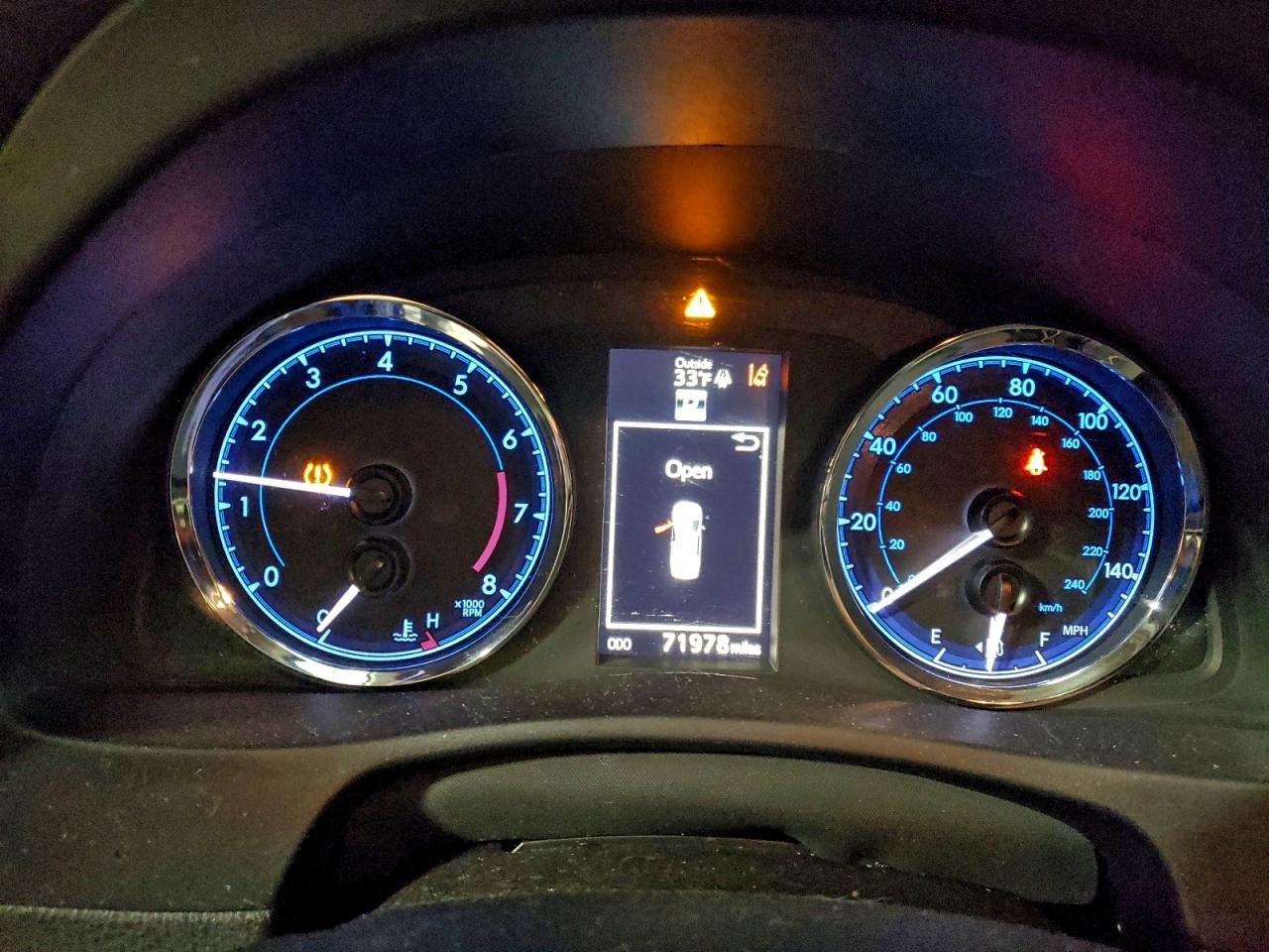 Toyota Corolla L Image 6