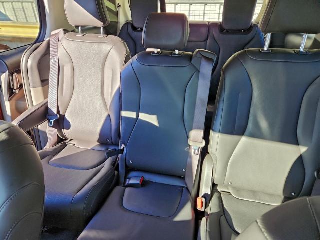 Kia Carnival Lx Image 9