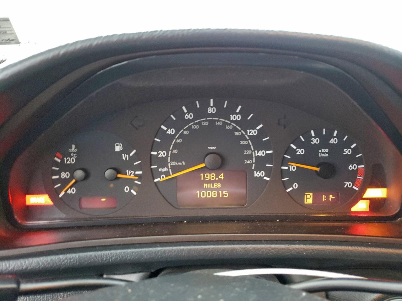 Mercedes-Benz Clk-class 320 Image 7