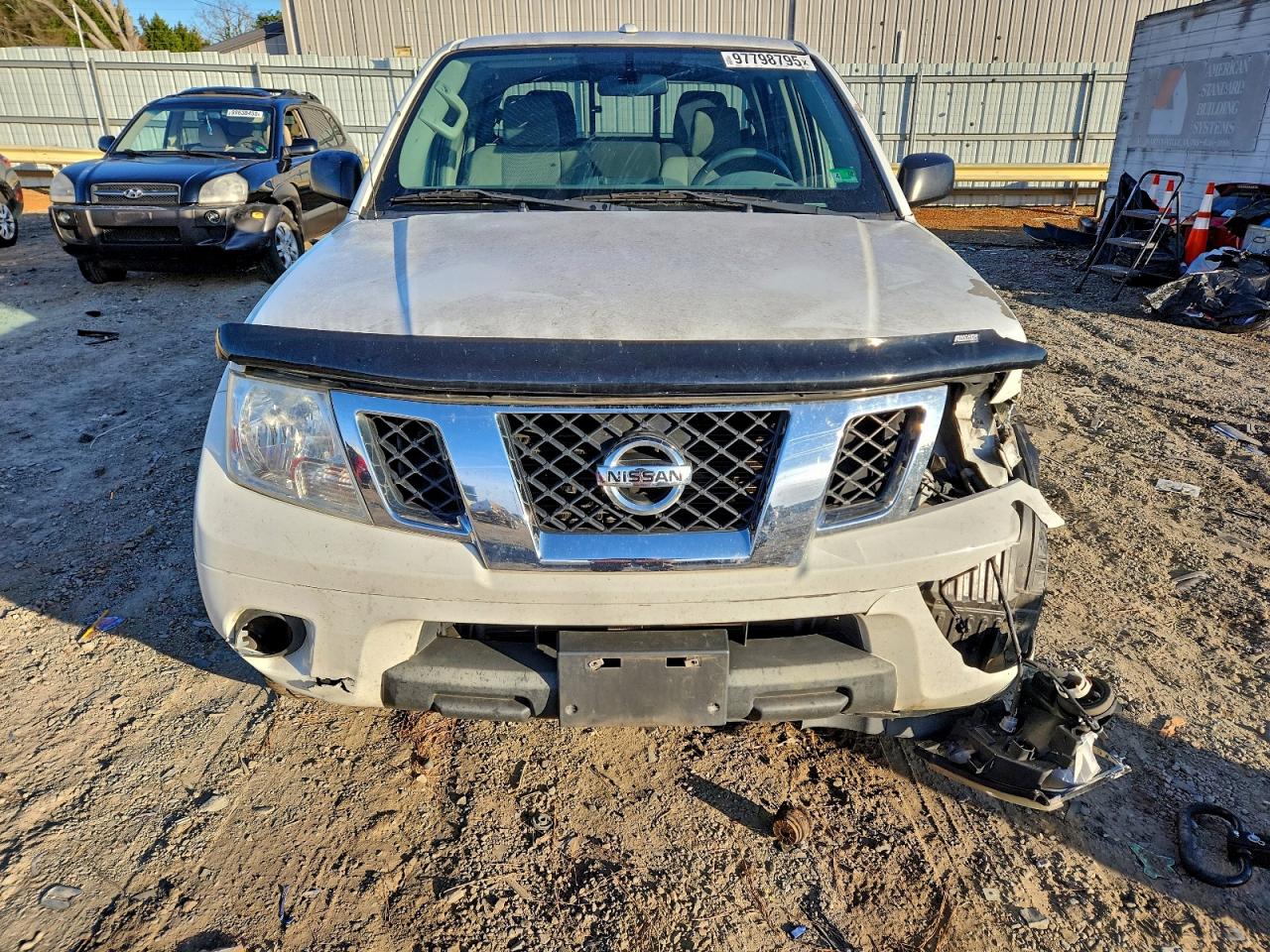 Nissan Frontier S Image 2