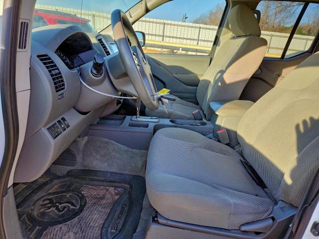 Nissan Frontier S Image 3