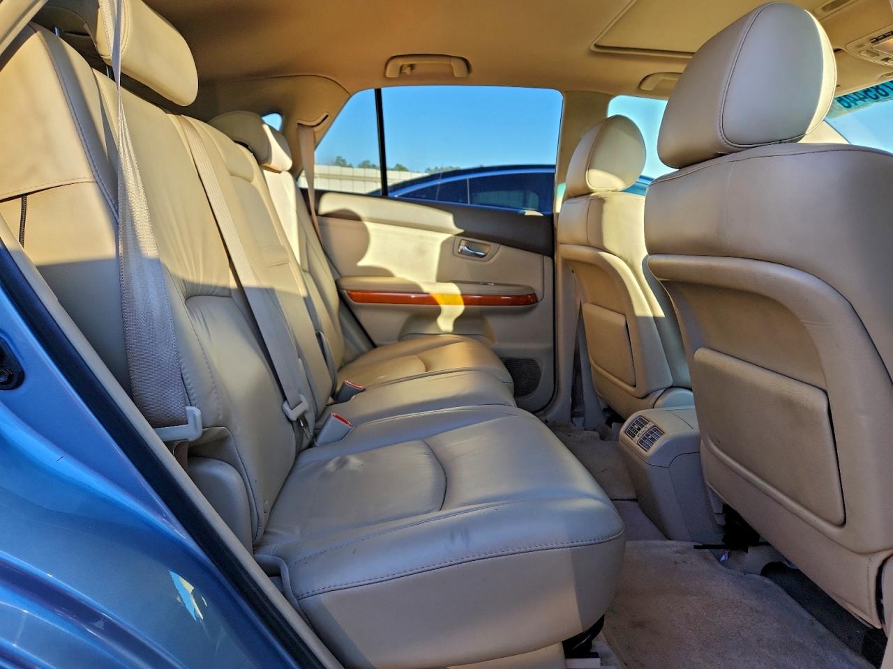 Lexus RX 330 Image 11