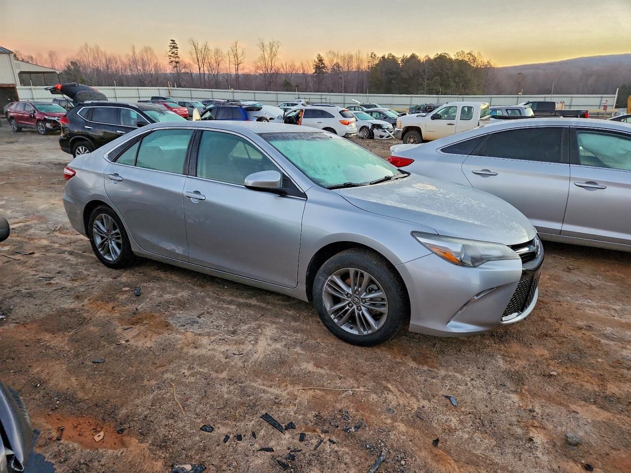 Toyota Camry Le Image 8