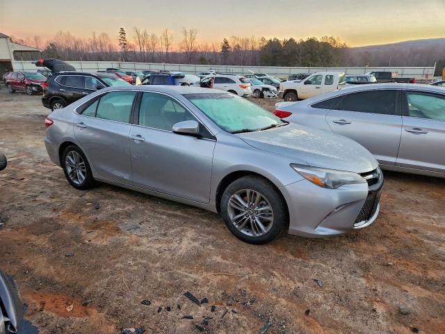 Toyota Camry Le Image 8