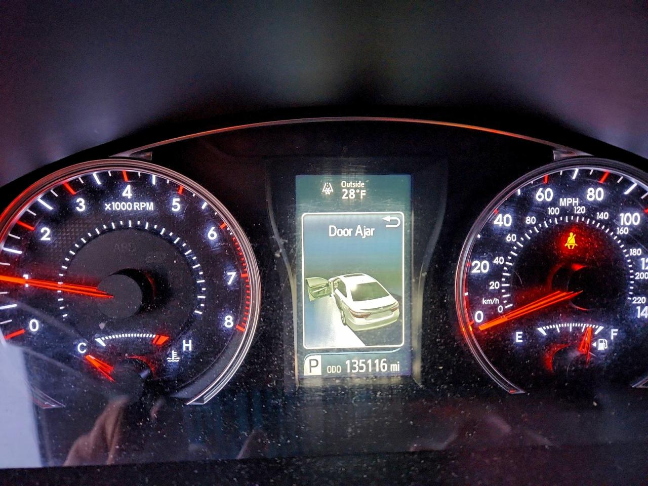 Toyota Camry Le Image 12