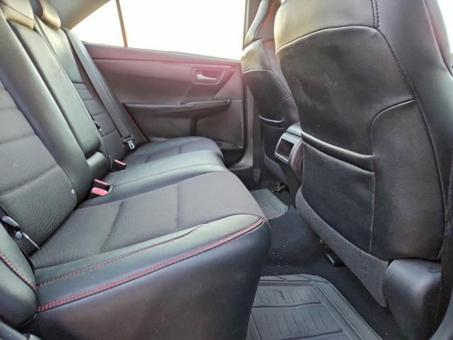 Toyota Camry Le Image 5