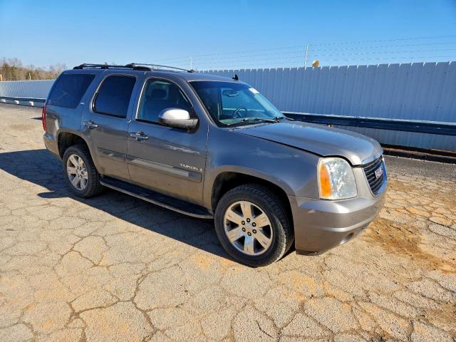 GMC Yukon Image 2