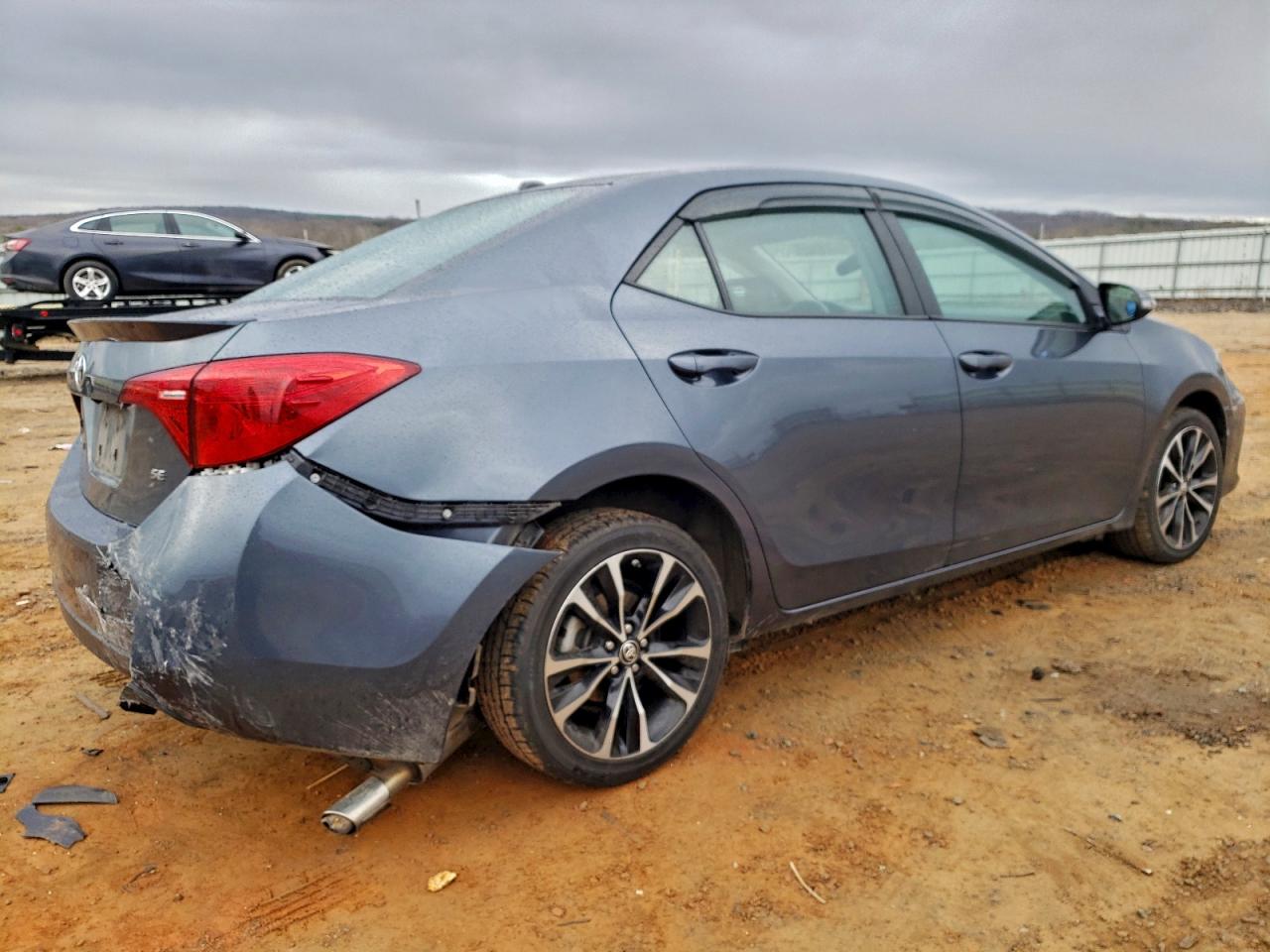 Toyota Corolla L Image 2