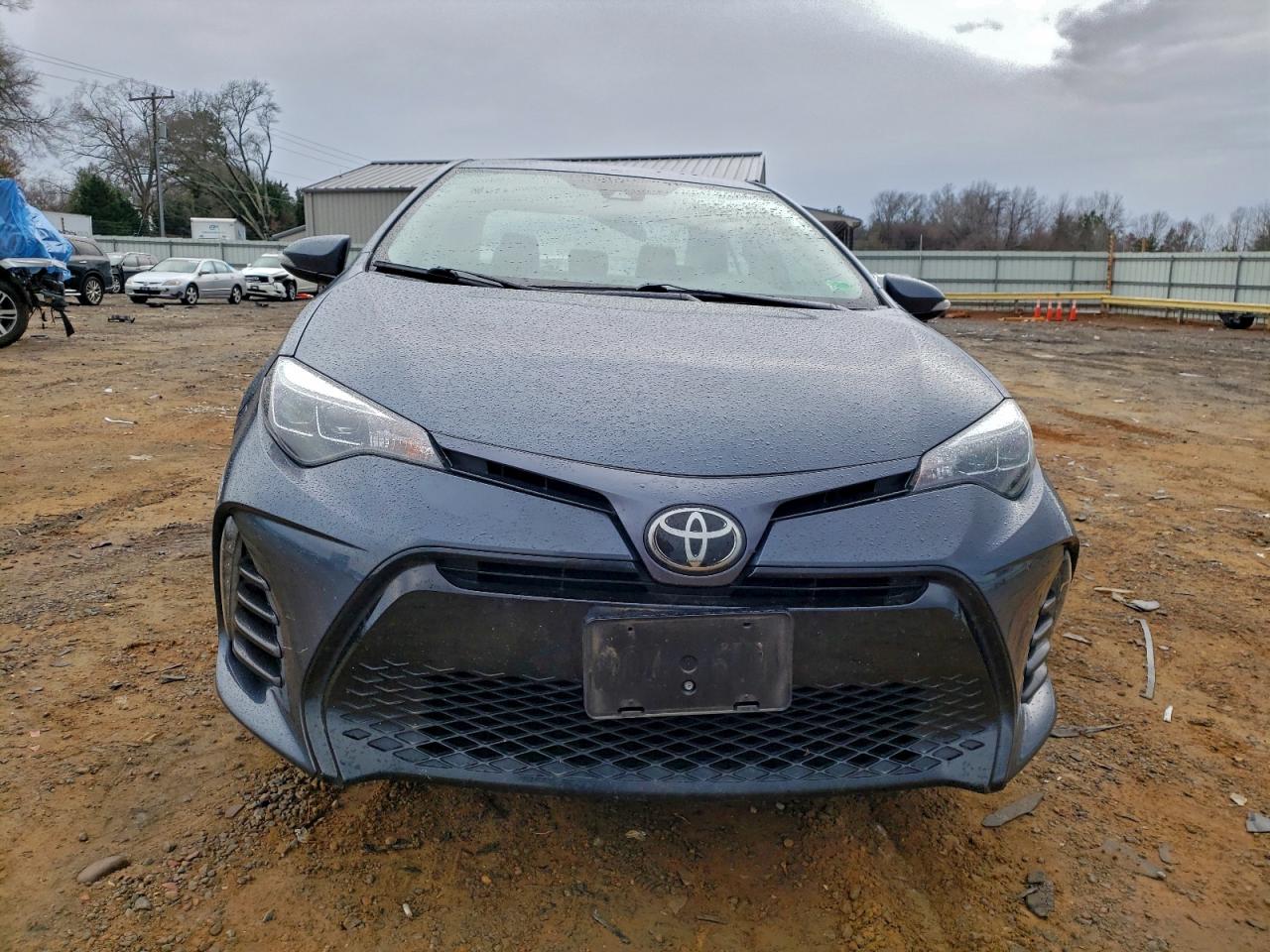 Toyota Corolla L Image 9