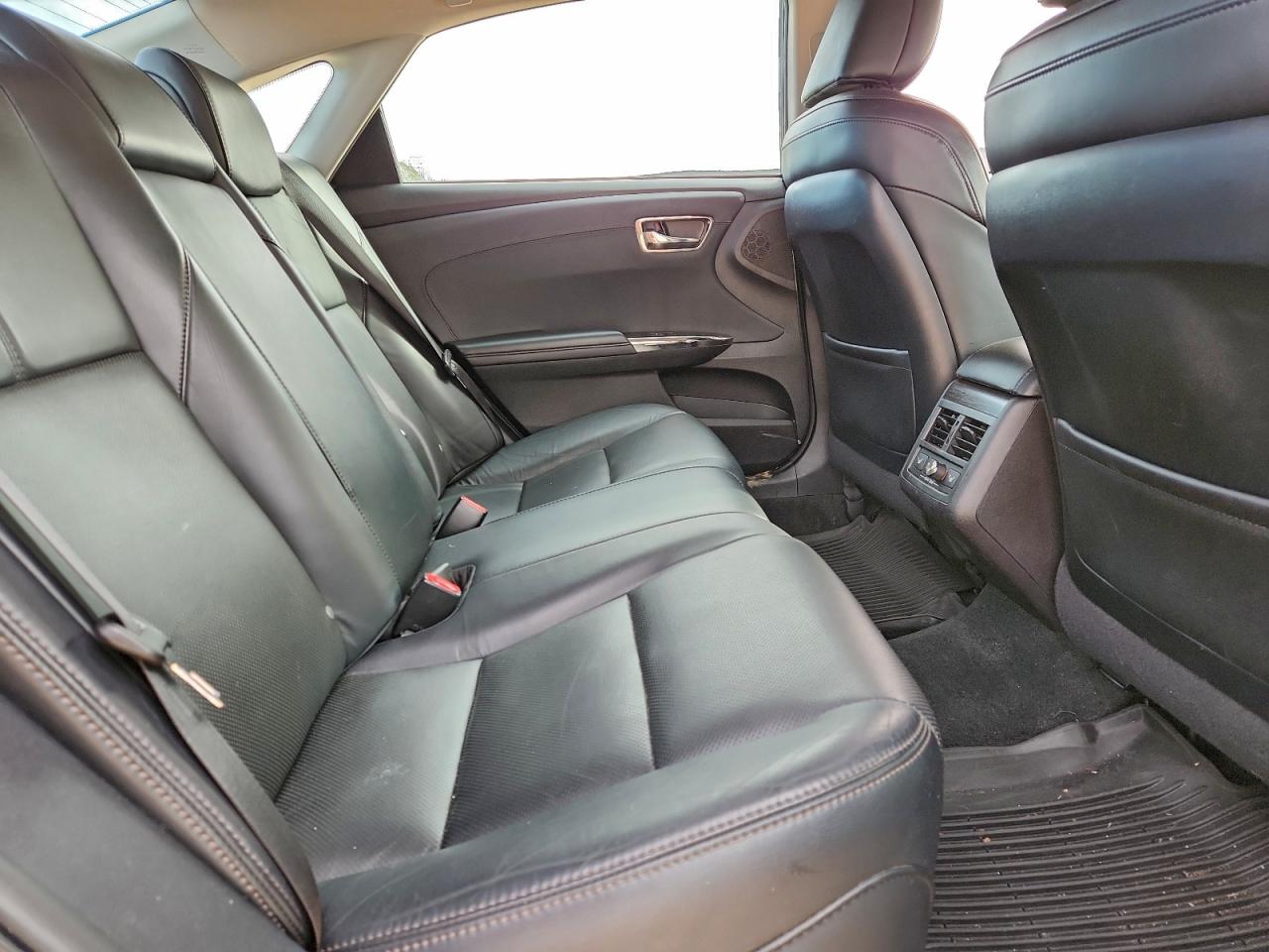 Toyota Avalon Xle Image 10